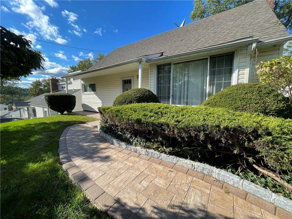 27 Orchard LN, Elmsford, NY 10523