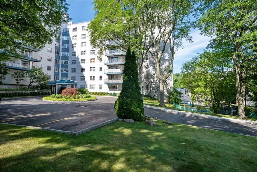 499 N Broadway #4B, White Plains, NY 10603