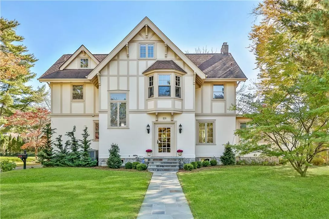 New Rochelle, NY 10804,109 Elk AVE