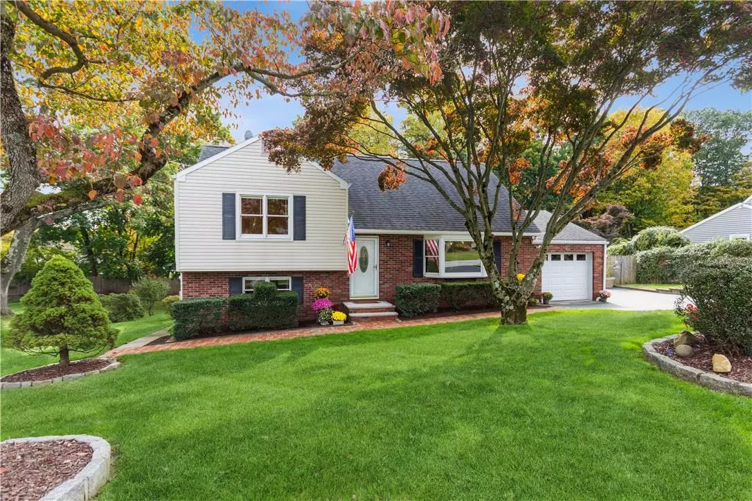 Cortlandt Manor, NY 10567,25 Floral RD