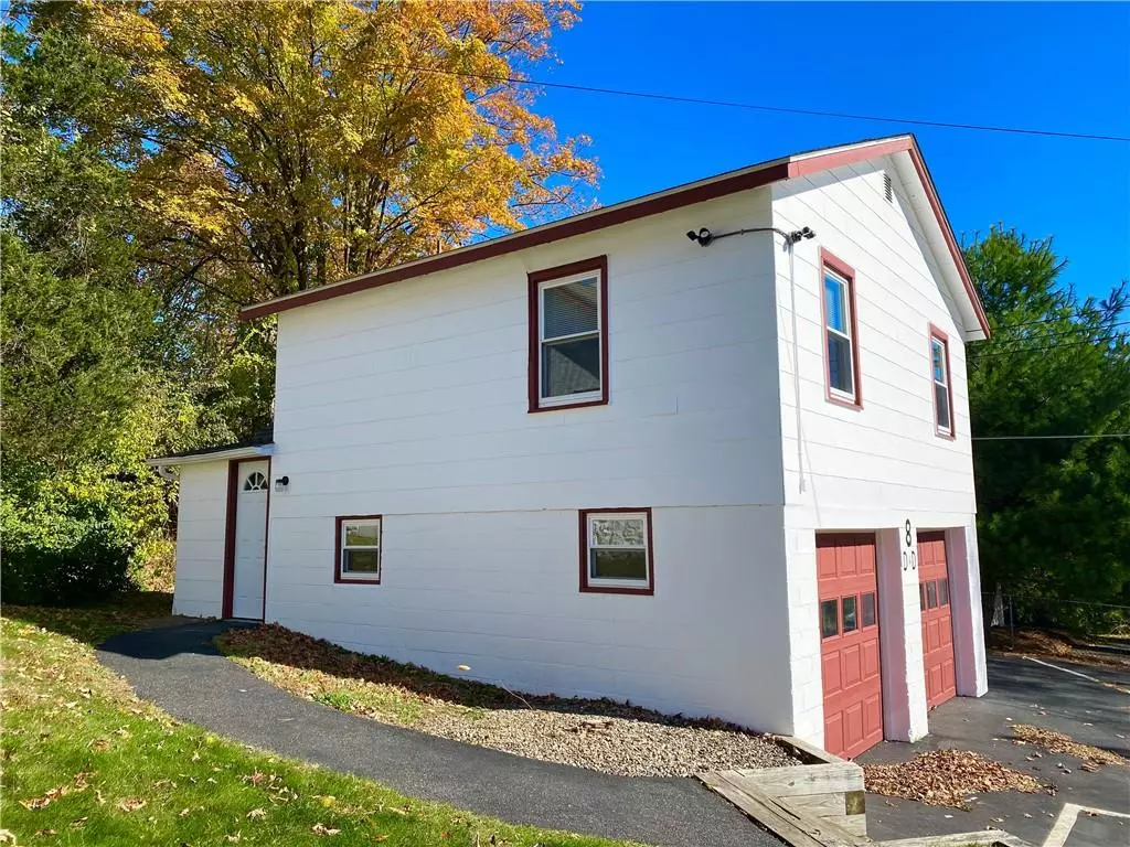 Mahopac, NY 10541,8 Veschi LN