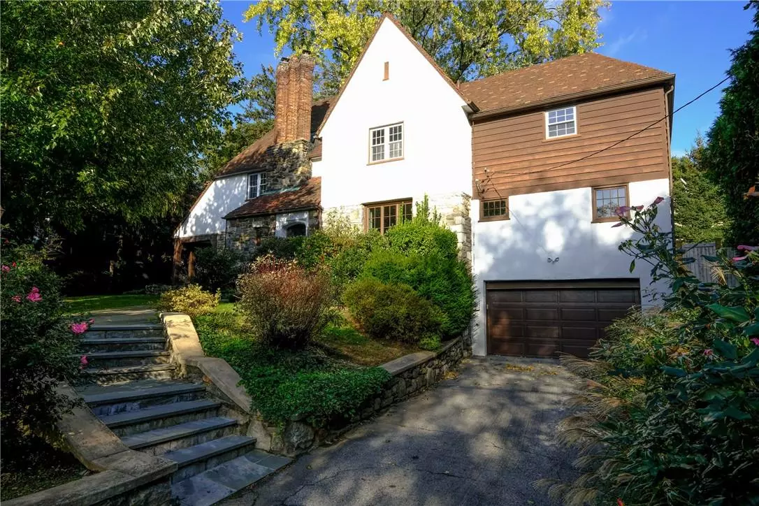 Mount Vernon, NY 10552,25 Locust LN