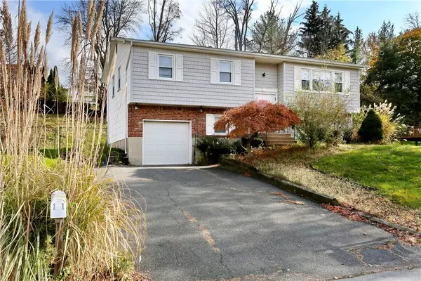 Thiells, NY 10984,11 Riverglen DR