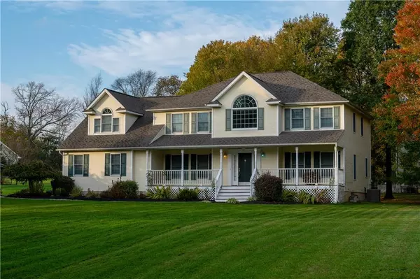 Campbell Hall, NY 10916,2 Leslie LN