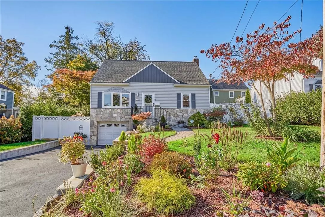 Scarsdale, NY 10583,160 Locust AVE