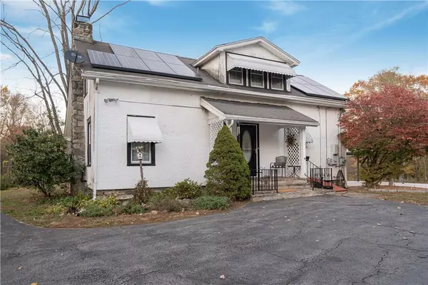 8 Edgewood DR, Carmel, NY 10512