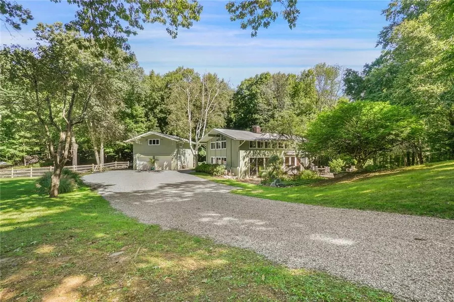 5 S Bedford RD, Pound Ridge, NY 10576