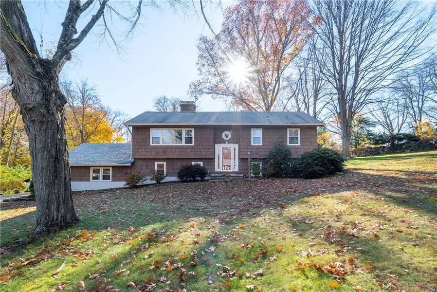 16 Hettiefred RD, Call Listing Agent, NY 06831