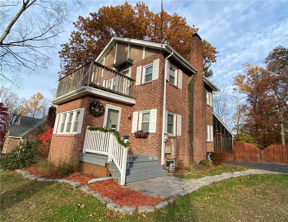 Valley Cottage, NY 10989,28 Forest Glen RD