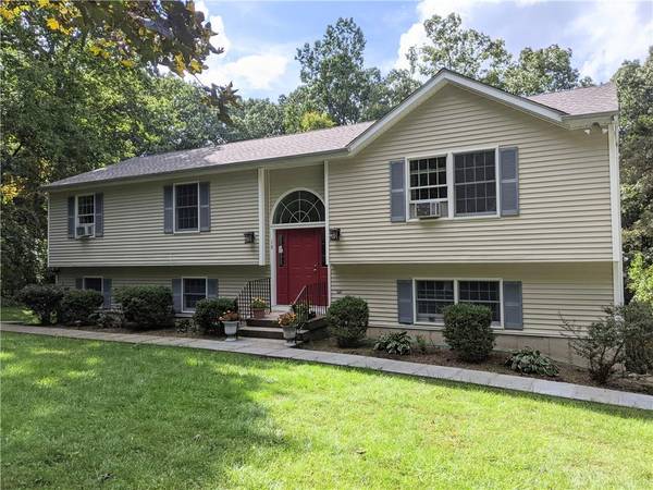 18 McGregor LN, Crompond, NY 10517