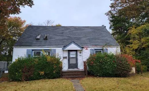 48 Grant DR, Valley Stream, NY 11580