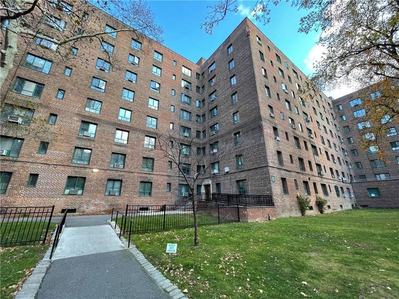 1561 Metropolitan AVE #4C, Bronx, NY 10462