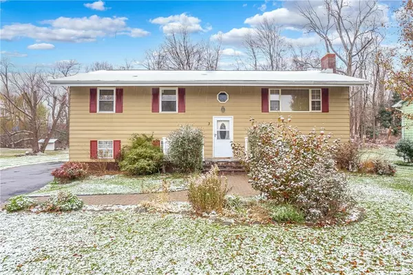 3 Sharon DR, Fishkill, NY 12524