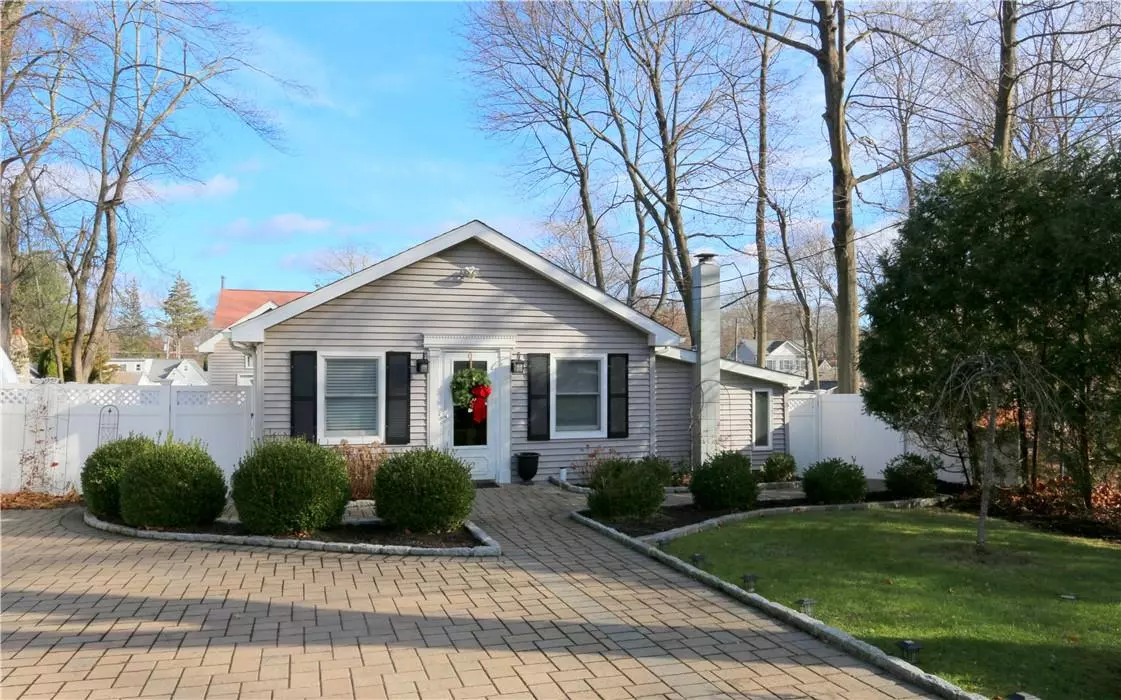 Yorktown Heights, NY 10598,52 Forest LN