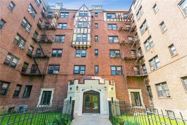 590 E 3rd ST #4G, Mount Vernon, NY 10553