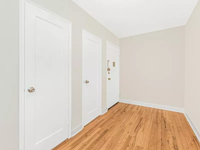 5614 Netherland AVE #2D, Bronx, NY 10471