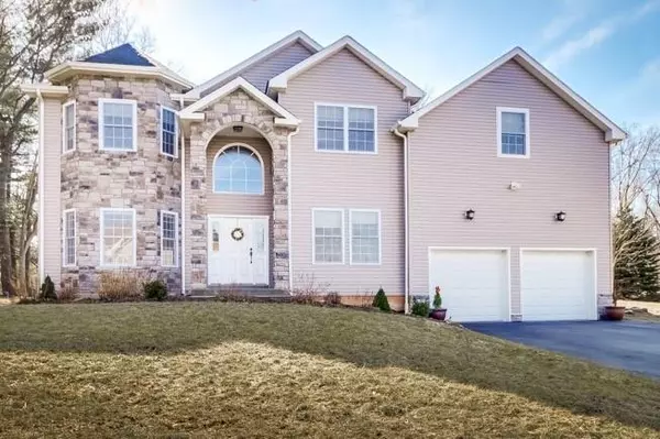 5 Fant Farm LN, Montebello, NY 10901