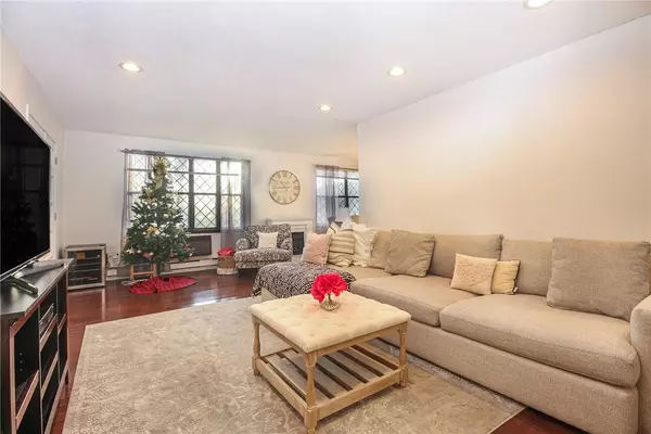 304 Sierra Vista LN, Valley Cottage, NY 10989