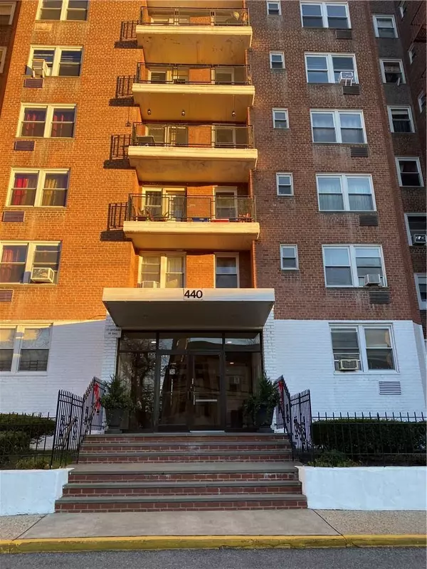 440 Warburton AVE #6A, Yonkers, NY 10701