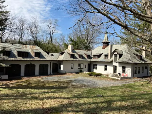 Tuxedo Park, NY 10987,12 Pine Hill RD