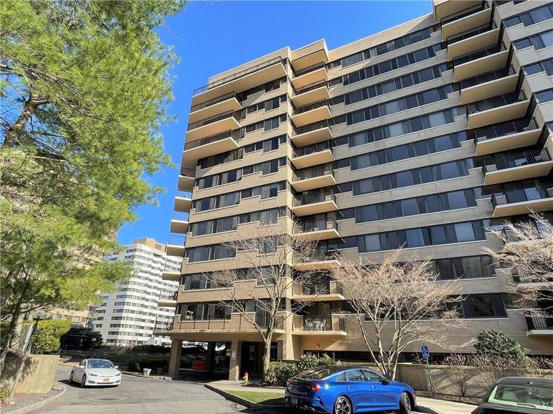 25 Rockledge AVE #301, White Plains, NY 10601