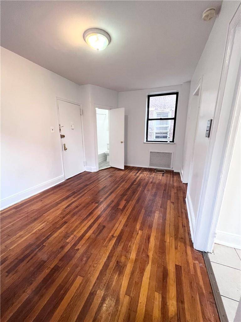 707 E 189th ST, Bronx, NY 10458