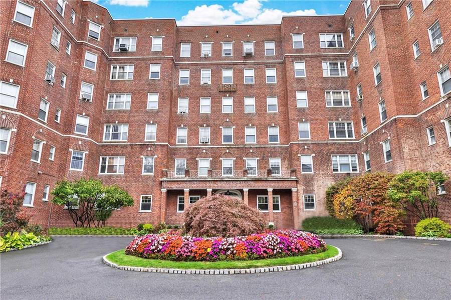 50 N Broadway #5C, White Plains, NY 10603