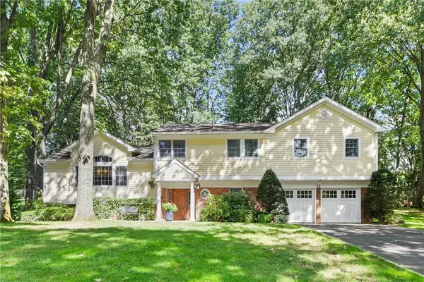 42 Meadowlark RD, Rye Brook, NY 10573