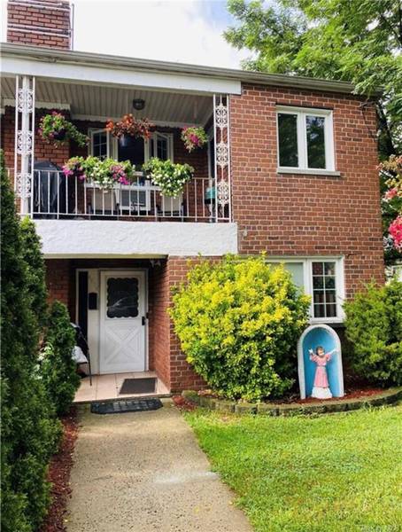 3208 Spencer DR, Bronx, NY 10465