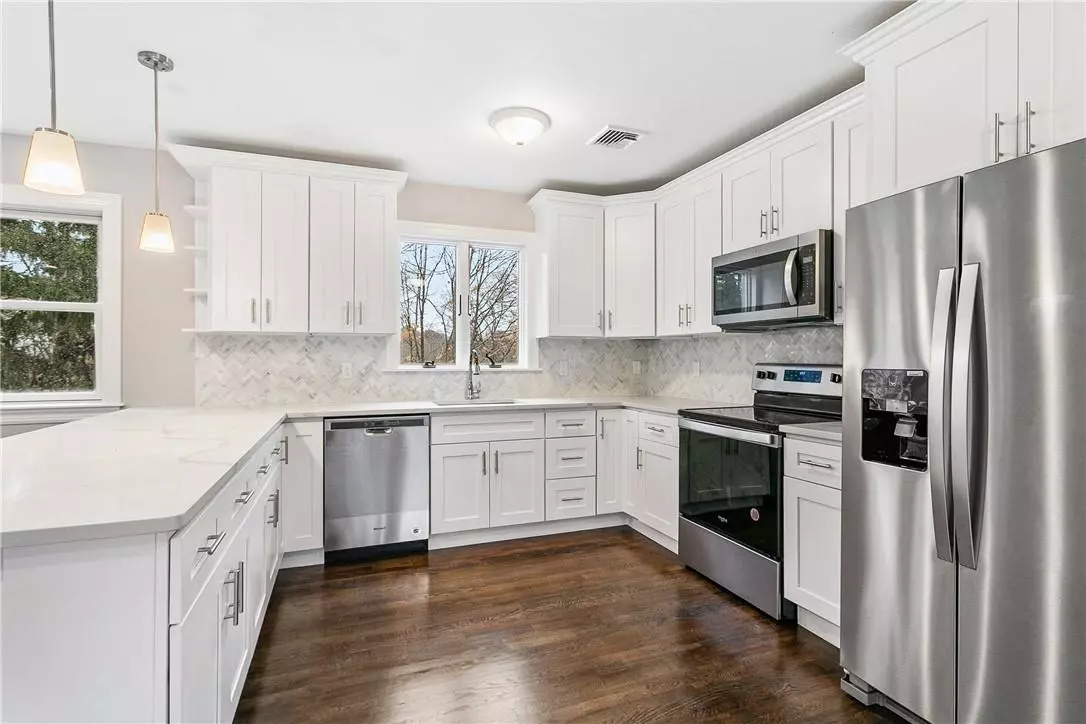 Mahopac, NY 10541,2 Narcissus DR