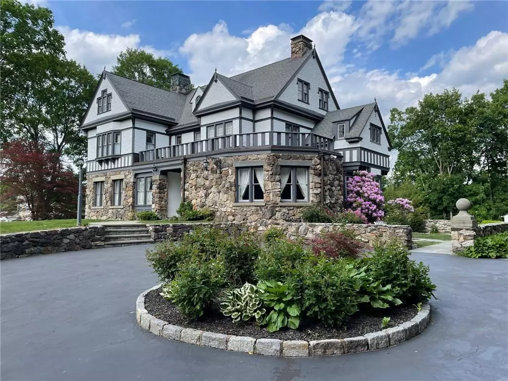 Briarcliff Manor, NY 10510,924 Pleasantville RD