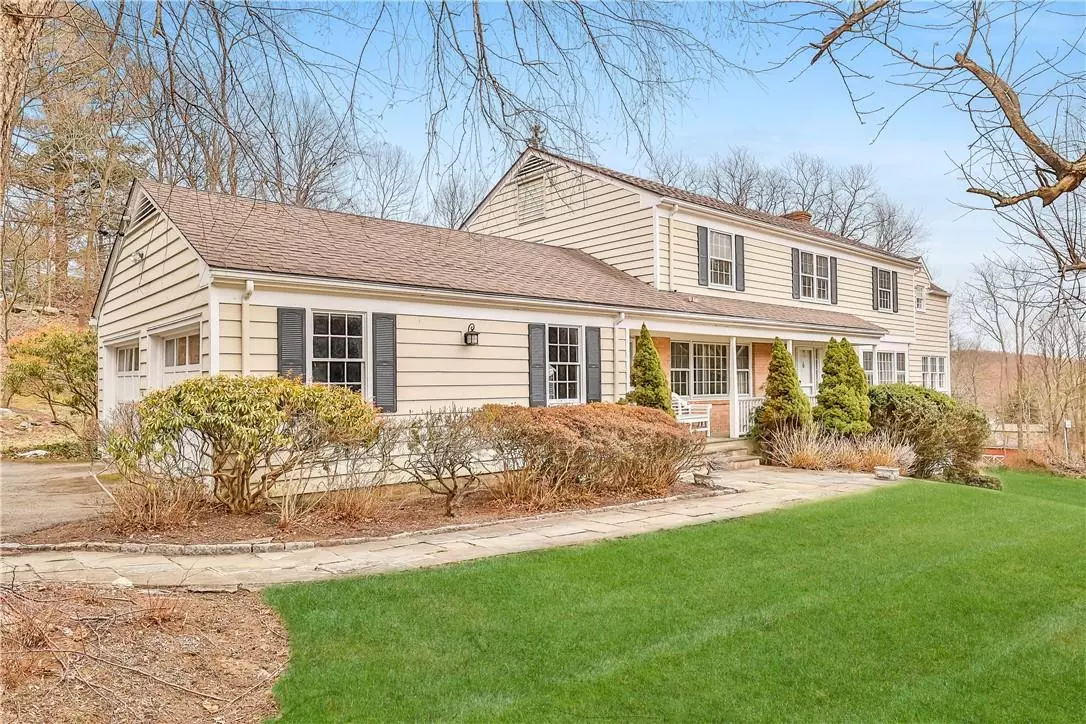 Chappaqua, NY 10514,10 Hayrake LN