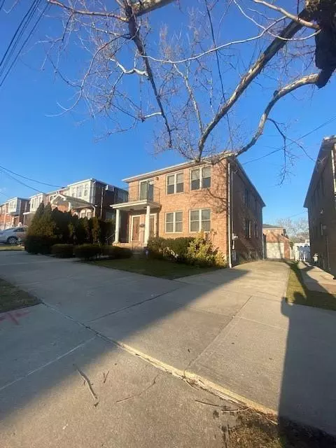 Bayside, NY 11360,2911 203rd ST