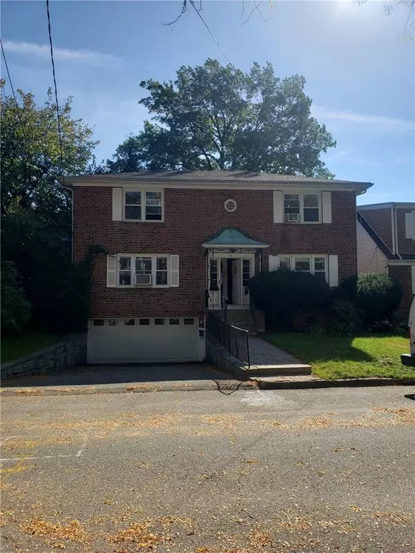 34 Kenyon PL #2, Mount Vernon, NY 10552