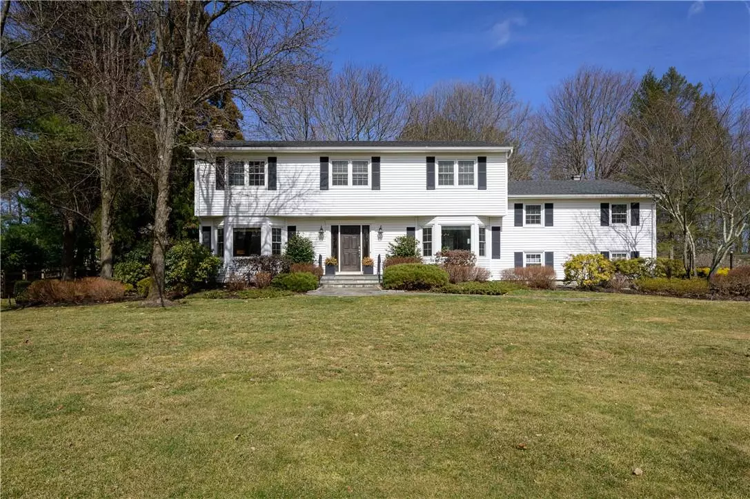 Armonk, NY 10504,14 Woodcrest DR