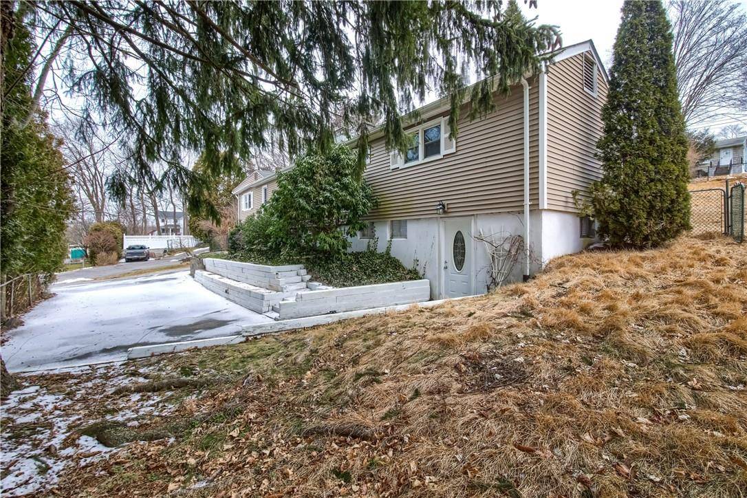 104 Bainbridge AVE, Thornwood, NY 10594