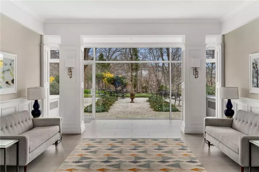 2 Stoneleigh PLZ #3H, Bronxville, NY 10708