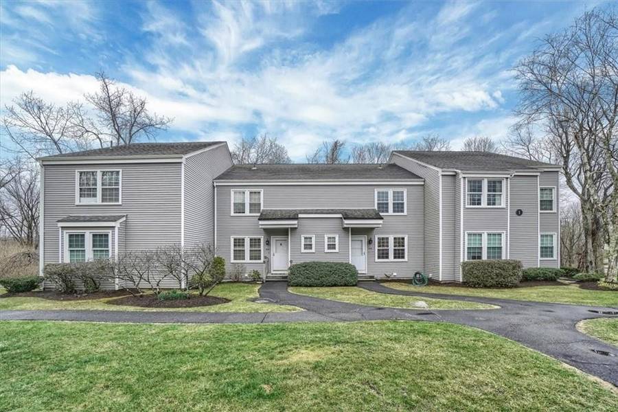 105 Misty Hills LN, Carmel, NY 10512