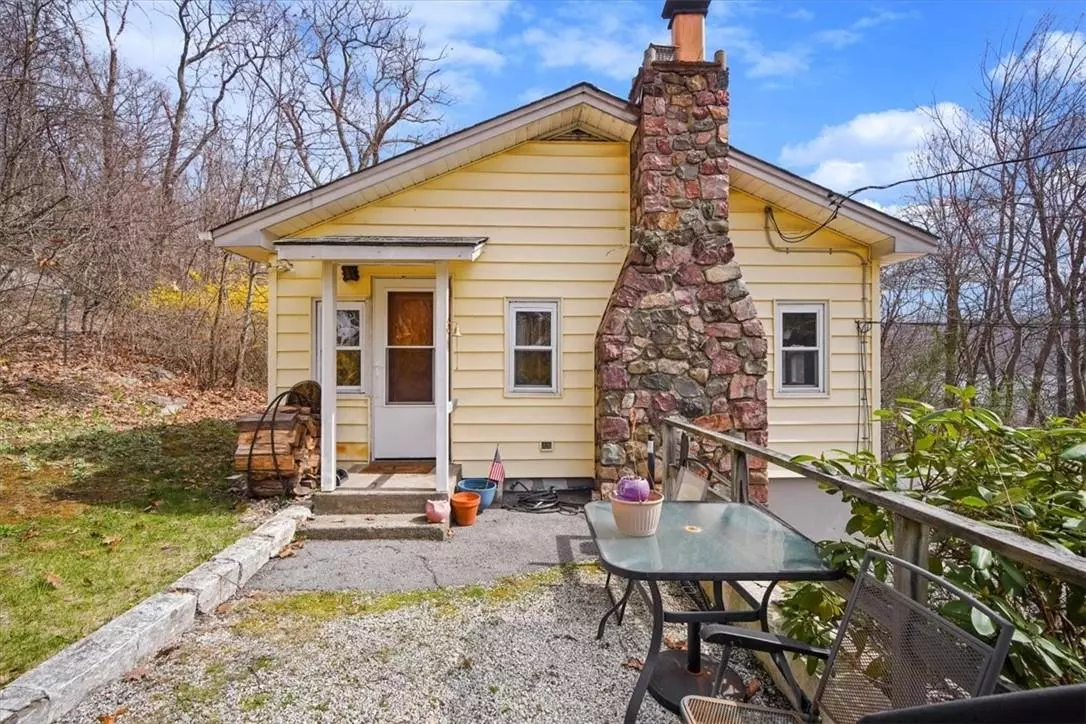 Greenwood Lake, NY 10925,18 Slate Hill TER