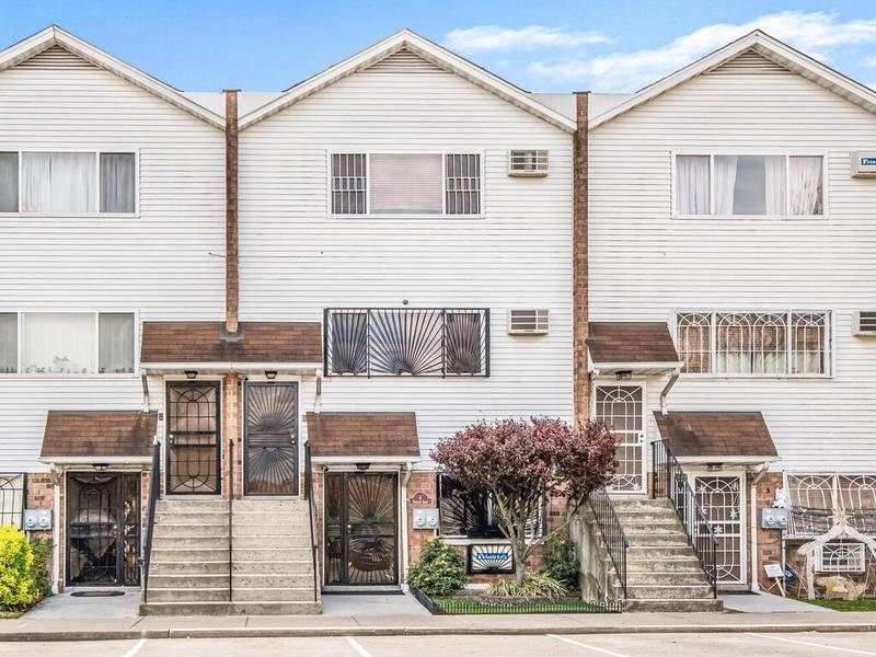 4 Stanton CT, Bronx, NY 10473