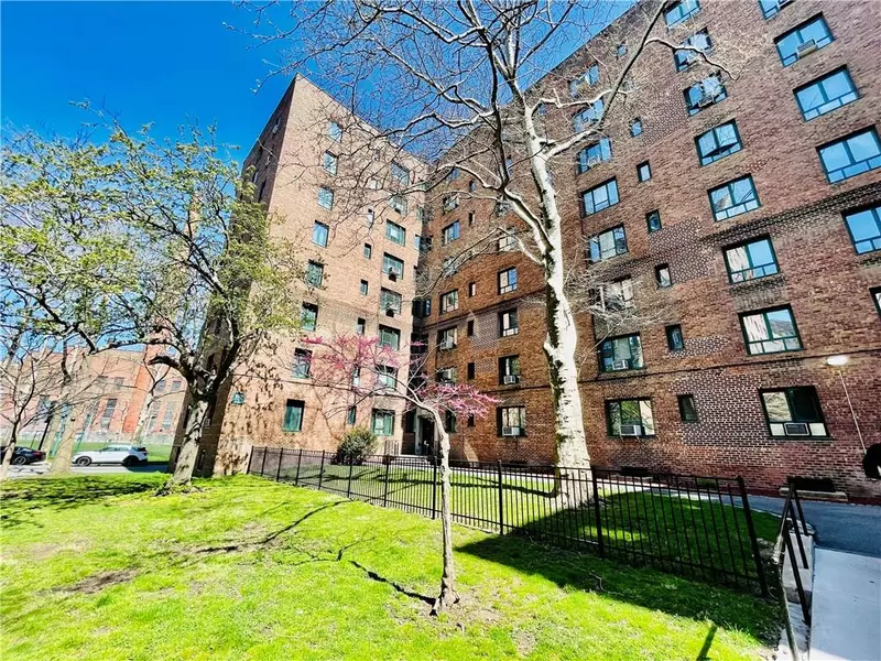 1563 Metropolitan AVE #2F, Bronx, NY 10462