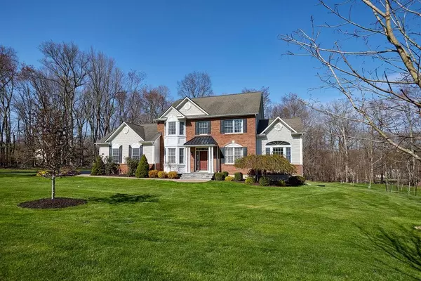 1 W Starlight DR, Hopewell Junction, NY 12533