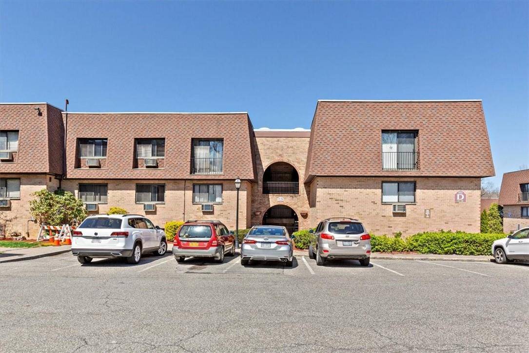 352 Central Park AVE #D17, Scarsdale, NY 10583