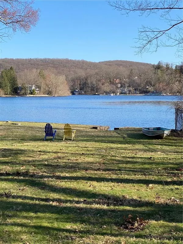 Putnam Valley, NY 10579,160 W Shore DR