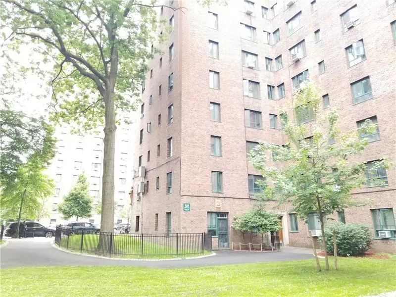 1569 Metropolitan AVE #4A, Bronx, NY 10462