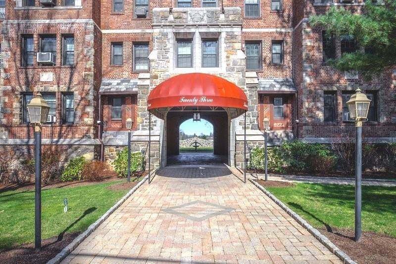 23 Old Mamaroneck RD #3N, White Plains, NY 10605