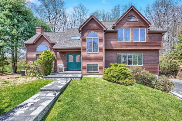 2841 Ogden DR, Yorktown Heights, NY 10598