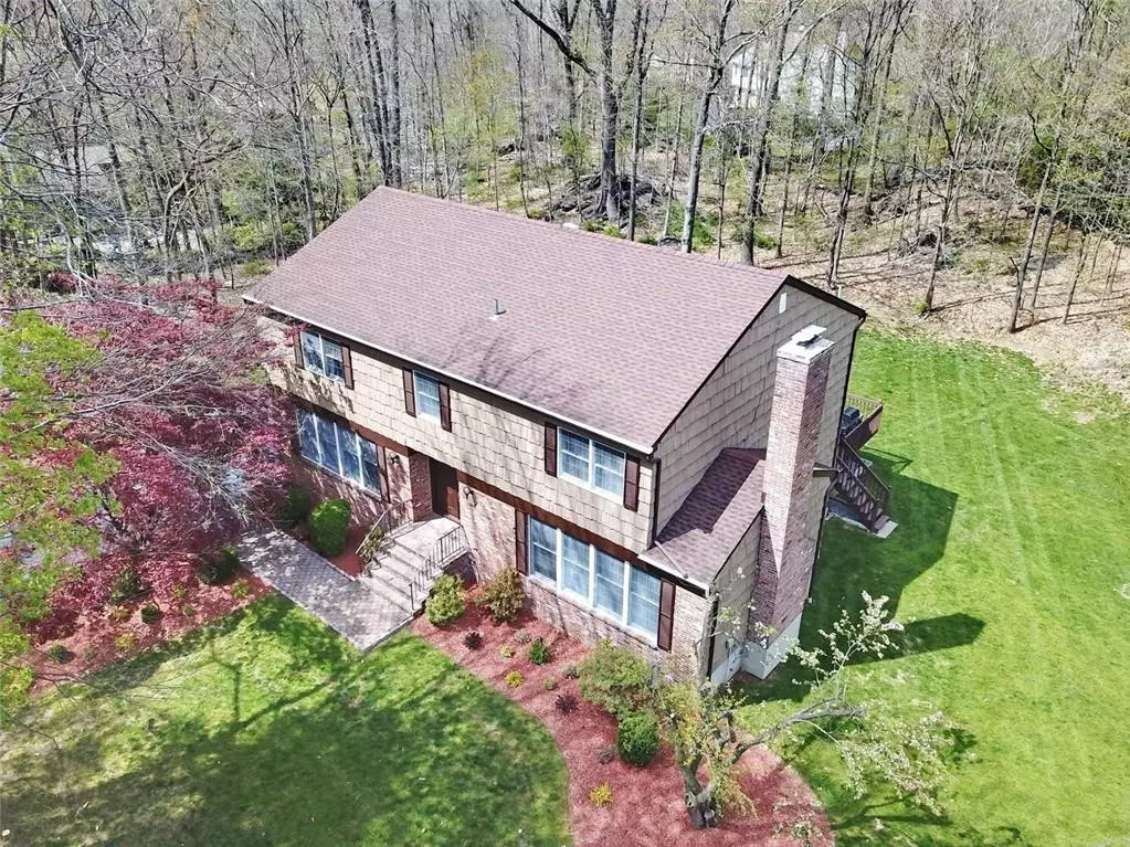 Cortlandt Manor, NY 10567,8 Laura CT