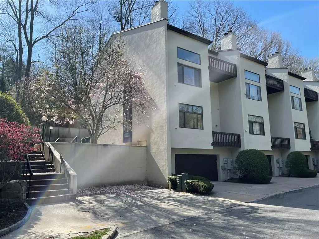 Chappaqua, NY 10514,361 N Greeley AVE #361