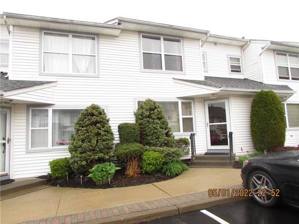 10 Lancaster CT, Nanuet, NY 10954